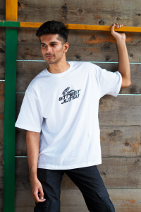 Camiseta branca transparente: como evitar o efeito e montar looks elegantes