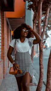 Como combinar estampas sem exagerar: guia prático para looks elegantes