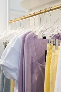 Como lavar roupa preta sem desbotar: guia prático para preservar a cor