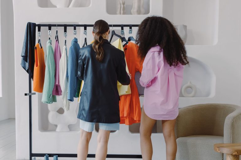 Roupas com proteção UV funcionam? Entenda como escolher e usar